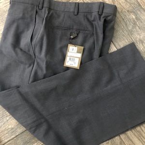 New Pazoni virgin wool flat front slacks